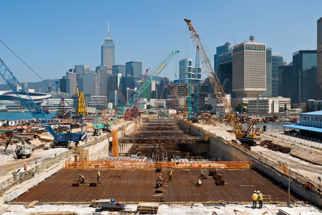 港府的基建工程項目均採取成本效益原則。（Shutterstock）