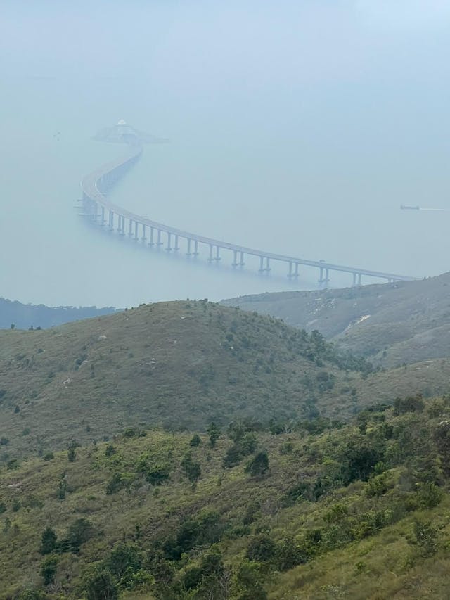 近處是青山，遠處是海。（攝影：陳穎嘉女士）