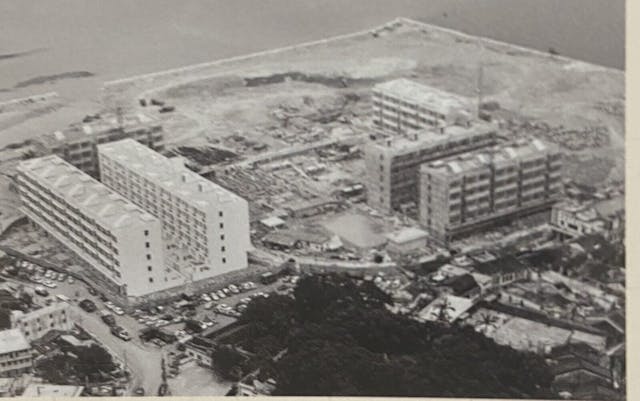 政府70年代在西貢墟興建萬宜灣和沙咀新村。