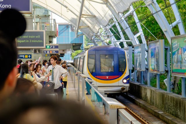 本港民眾在面對多重挑戰下，對香港未來發展仍有一定信心。（Shutterstock）