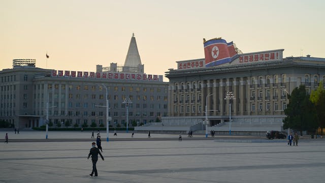 韓國出名總統下場坎坷，但今次比過去更離奇，好戲在後頭。（Shutterstock）