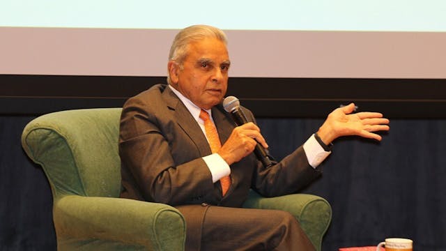 新加坡外交家兼學者馬凱碩（Kishore Mahbubani）曾說，美國已不再是民主，已變成財閥當政。（灼見名家）