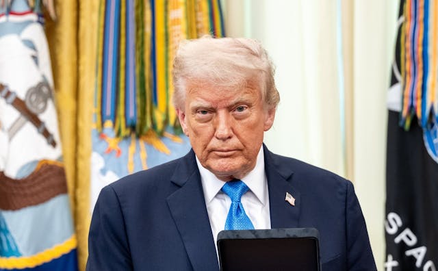 President Donald Trump presents the newly-created “Medal of Sacrifice” to three fallen officers’ families from the Palm Beach County Sheriff’s Office, Monday, May 19, 2025, in the Oval Office. (Official White House Photo by Joyce N. Boghosian)