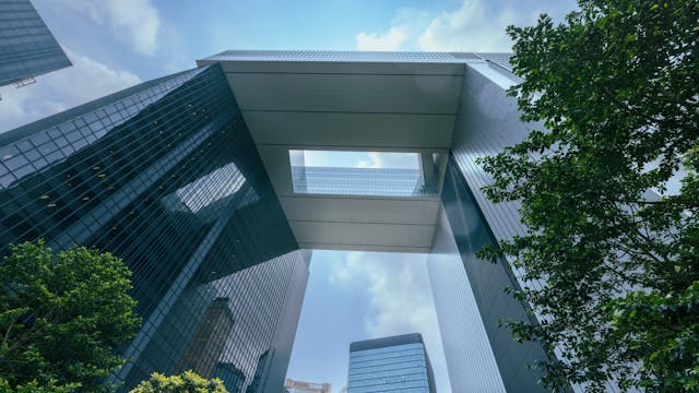 新時代高層官員責任制的破與立