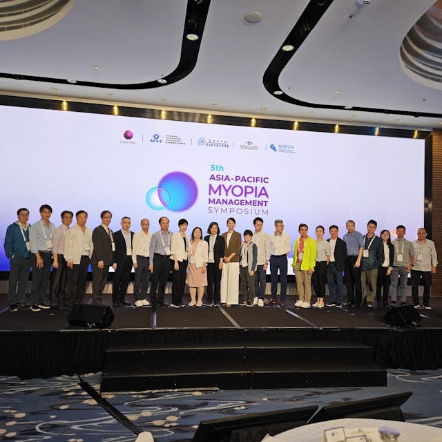 香港執業眼科視光師協會會員在第五屈亞太近視管理論壇合照。(圖片由受訪者提供)