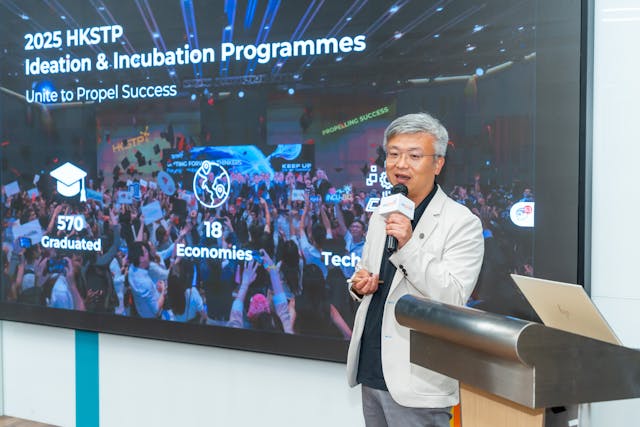 香港科技園公司初創企業生態圈培育及發展總監粘清澤表示，科技園的一系列創業培訓計劃全面且獨具特色。