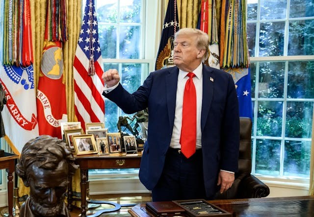 President Donald Trump speaks with Polish President Karol Nawrocki and the Polish delegation after a bilateral meeting and lunch, Wednesday, September 3, 2025, in the Oval Office. (Official White House Photo by Joyce N. Boghosian)