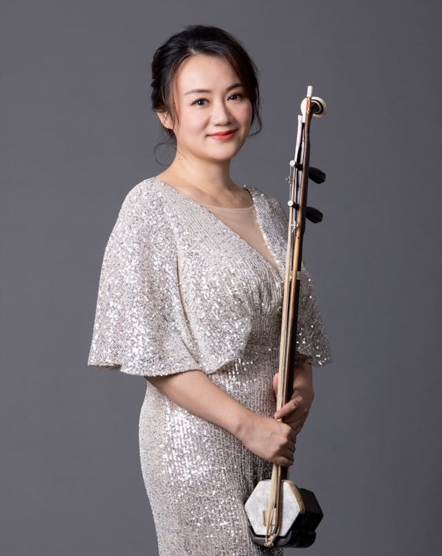 毛清華現為香港中樂團胡琴聯合首席兼中胡首席。七歲開始學習二胡，1995年獲「龍廣」杯器樂比賽一等獎。（香港中樂團提供）