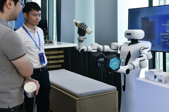 ?»?????Ƭ?????ڣ??㶫????2024??8??26??
8??26?գ????????ֳ??ۿ????ܻ???????ʾ??
8??26?գ??ԡ??鶯???¡??ɻ?δ????Ϊ????????????ܻ??????????ֲ?ҵ??չ?????С?20?????ҵ????չʾ?????µ??????ֲ?Ʒ?ͼ????????ǹ?ҵ???졢ҽ?ƽ????????ֹ?ҵ?????÷????Ӧ?ó?????
?»?????? ???? ??