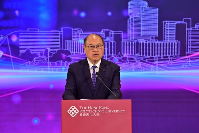 理大校董會主席林大輝博士表示，理大致力為培育具備家國情懷和全球視野的人才為已任，能造福社會和貢獻國家。