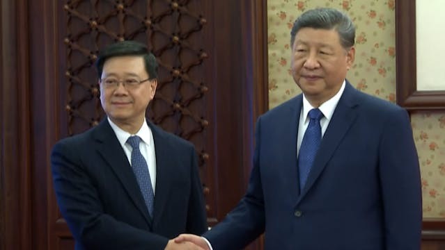 李家超上京述職 習近平：主動對接十五五規劃 助港更好發展