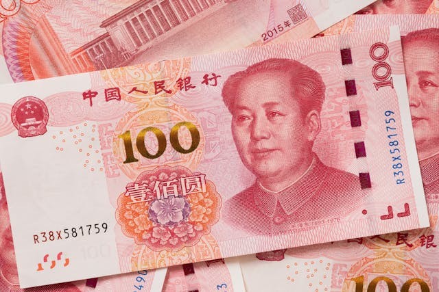 人民幣走強，將有助於減少凈出口在經濟增長中的占比，有助於將消費的貢獻拉回到2023年水平，並通過推動外資的流入，更有效維持經濟增長的持續性。（Shutterstock）