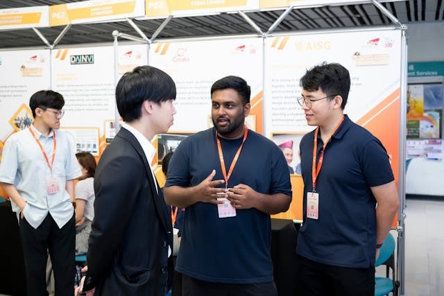 來自Expando AI的Sachin(中)於今年出席HK Tech 300 Expo創新創業博覽。(圖片來源:香港城市大學)