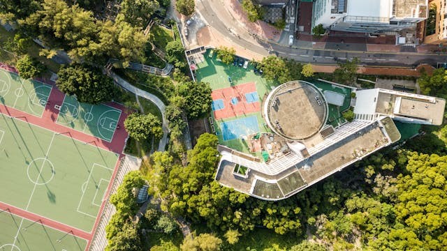 政府推直資擴容增非本地生學額 陳狄安：逾六成直資學校會員感興趣