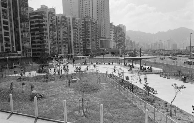 銅鑼灣, Causeway Bay; 告士打道, Gloucester Road; 維園道, Victoria Park Road; 美亞美大廈, Miami Mansion;