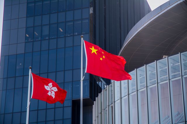 左派陣營認為他沒有旗幟鮮明地愛國；與左派對立的陣營則指他是假獨立、真親中。 （Shutterstock）