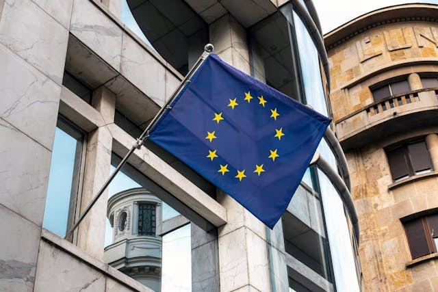 俄烏衝突持續不停，歐盟成員國之間對於美國和平計劃的意見分歧仍有很多，所以就算計劃成功落實，歐盟內部分裂風險難免會加劇。（Shutterstock）