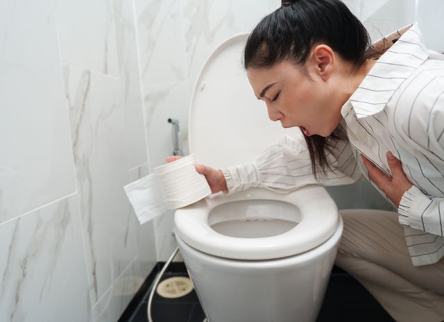 <<考聲>>所謂「氣築心喉」就是「氣撞心喉」的意思。（Shutterstock）