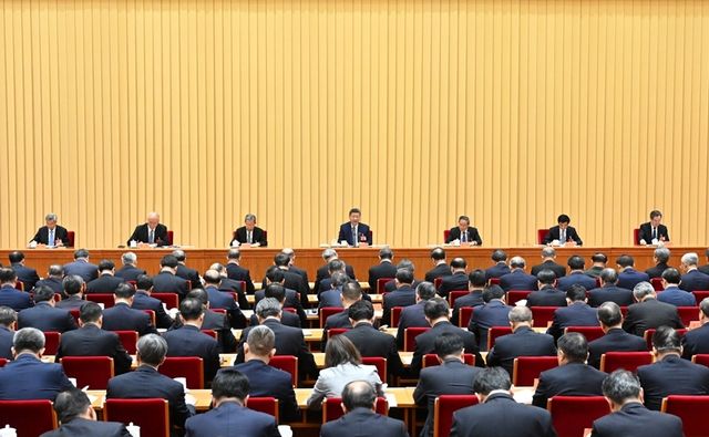 ?&raquo;?????Ƭ????????2025??12??11??
    12??10????11?գ????뾭?&ugrave;????????ڱ??????С??й?????????ǡ???????ϯ???????ί??ϯϰ??ƽ??ϯ???鲢??????Ҫ????????ǿ?????ּʡ????????????桢??Ѧ?顢??ϣ??ϯ???顣
    ?&raquo;?????? л???? ??