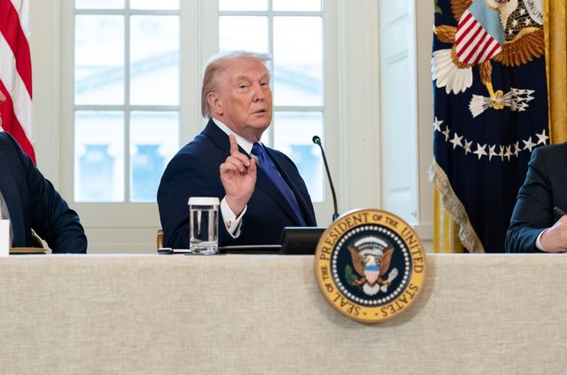 President Donald Trump and Vice President JD Vance meet with executives from the oil and gas industry, Friday, January 9, 2026, (Official White House Photo by Emily J. Higgins)