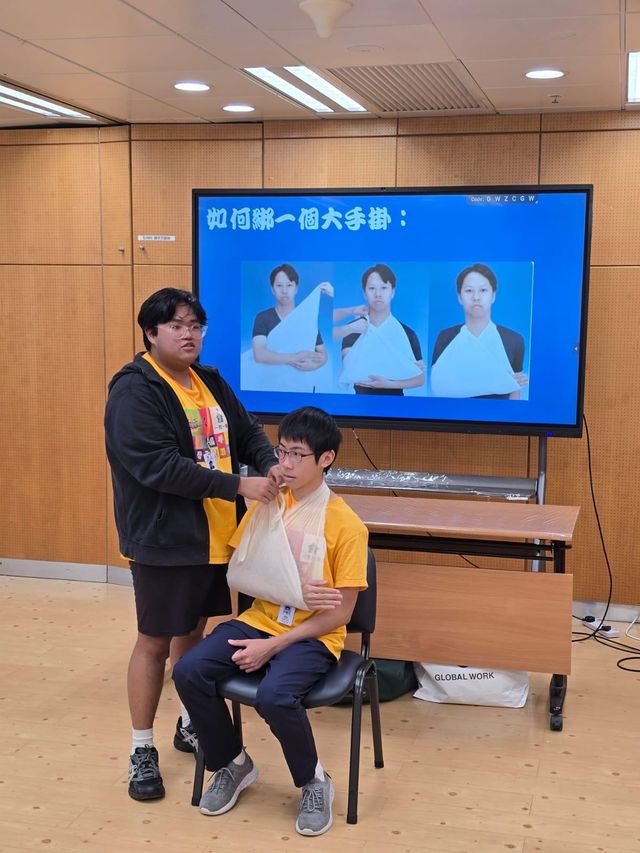 這段經歷讓他嘗試從醫護思維出發，同時站在他人角度思考，將人文關懷融入專業行動，為未來醫護工作奠定堅實的道德基礎。（作者提供）