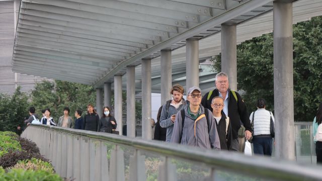 最低工資害苦窮苦青年