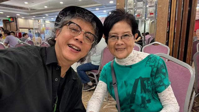 黃宏達的水墨翱翔藍天