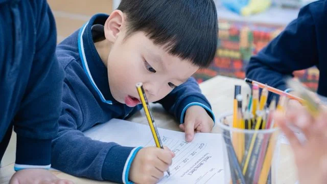 拆解漢字的通關密碼：幼稚園寫字不靠死記，靠好玩！