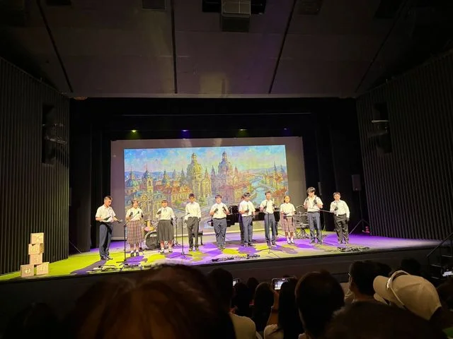演出比過往更加悠揚、穩重,而且動聽!(星光音樂頻道Facebook)