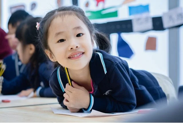 我們可以把主導權還給孩子,讓他們從小學生變成審查者。(作者提供)