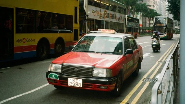 香港陸上公共交通有趣歷史：我從白牌車坐到網約車 從紅van坐到邨巴