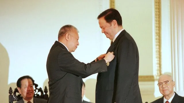 打牌政治