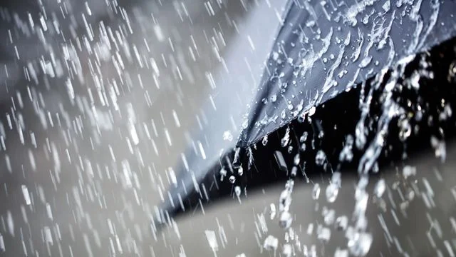 淋着雨  仍然可以向前
