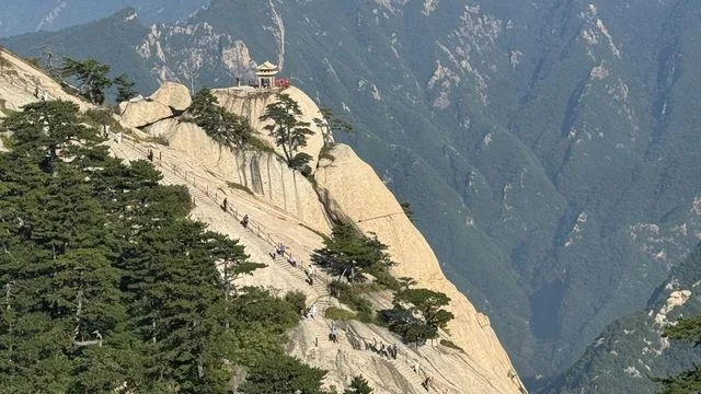 華山挑擔人