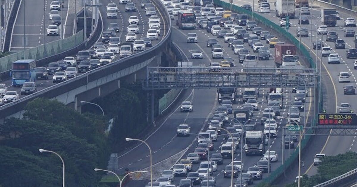 春節連假估4波車潮,高乘載管制路段時間公布,公路局:國道塞可選台61線 - TNL The News Lens 關鍵評論網