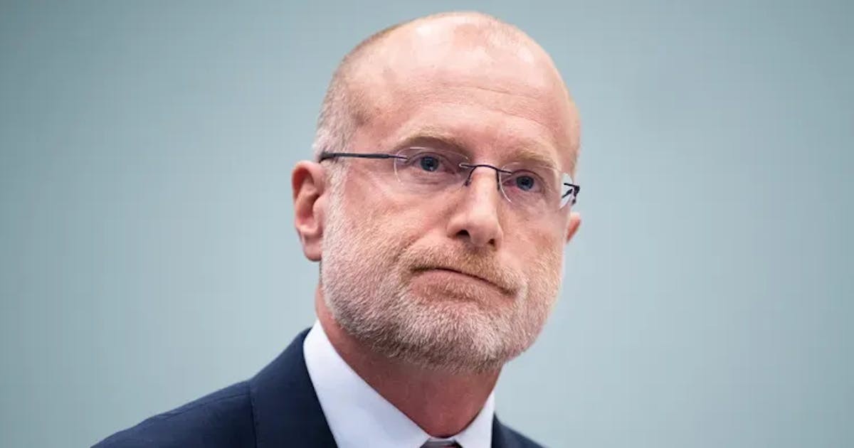 美國監管機構疑淪為馬斯克「橡皮圖章」？FCC 遭控刻意隱瞞 DOGE 介入內幕