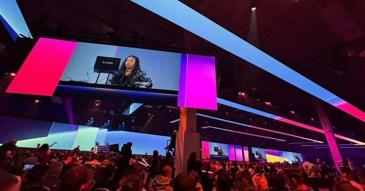 技術的負債の悪夢に終止符を打つ: AWS Transform エージェントベースの AI により、IT チームのリソースの 30% がイノベーションへの投資に解放されます
