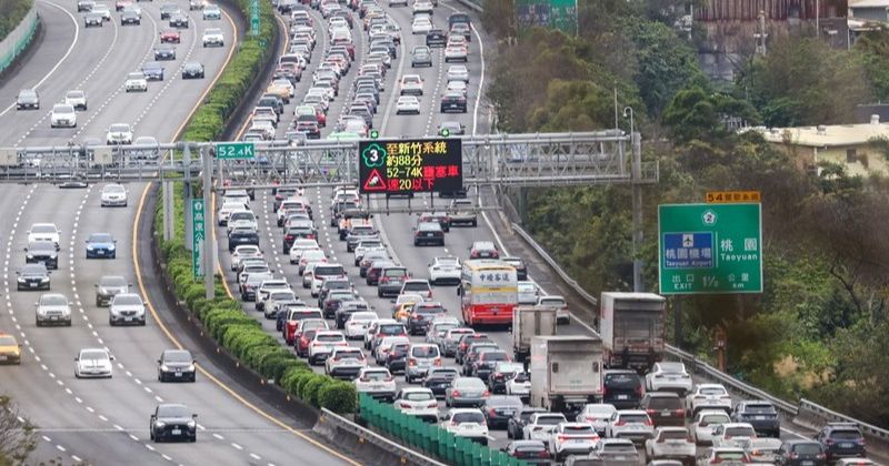 勞動節連假國道午後12路段易塞，國5北向恐塞至深夜