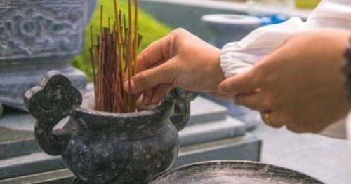 清明節為何分「活的」和「死的」？台灣掃墓文化背後藏著一段歷史傷痕