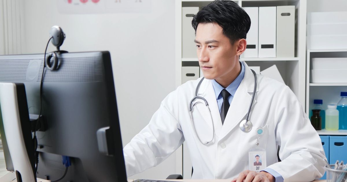 從資料深淵到一鍵即知：借鏡美國Palantir經驗，打造台灣「金融級」醫療AI架構