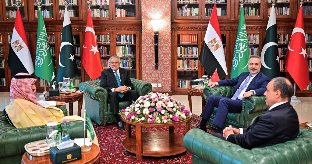 巴基斯坦稱主辦美伊會談！伊朗總統與革命衛隊爆內鬥，招募12歲童兵恐違反公約