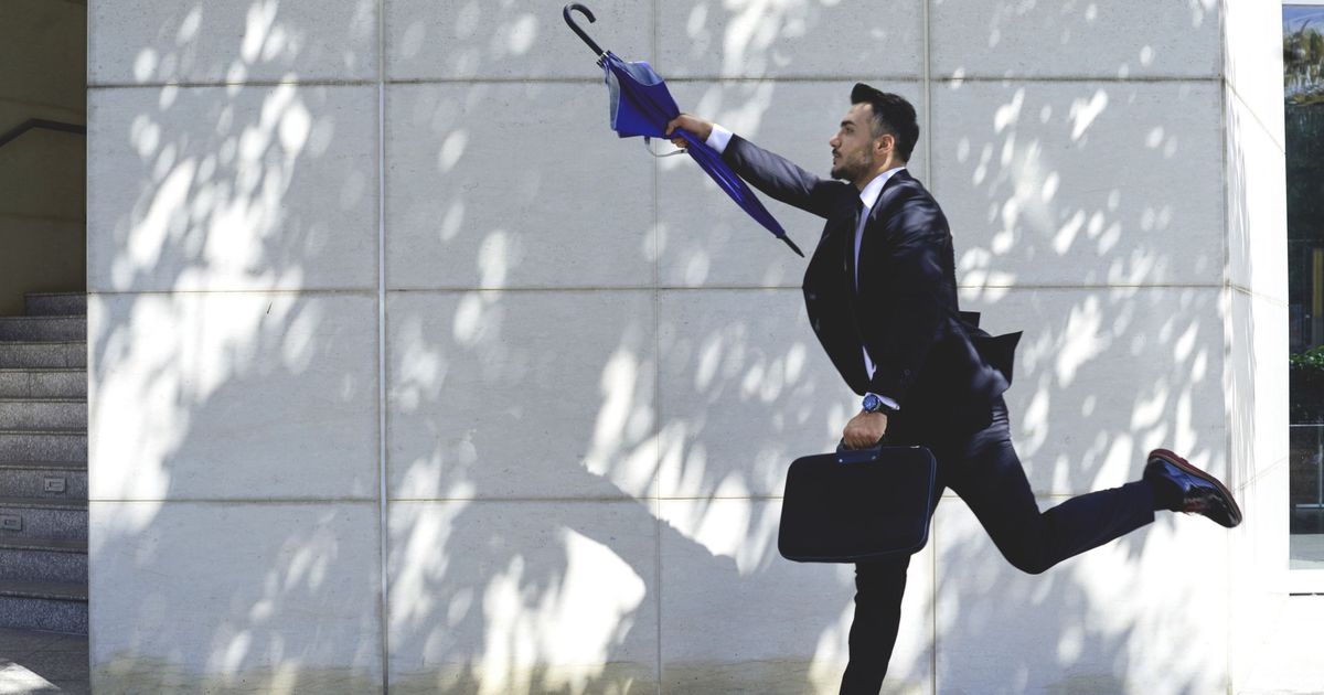 再說沒時間運動！跑趕公車也算數：研究證實「運動零食化」能顯著降低8大疾病死亡風險