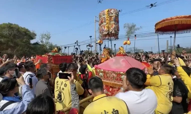 當觀光客取代香燈腳，台灣能不能把白沙屯媽祖進香變成世界級文化路徑？