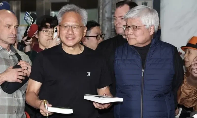 黃仁勳稱「人類史上最大基礎設施建設」：當算力變成電網的高密度負載，誰能進場將不再由價格決定