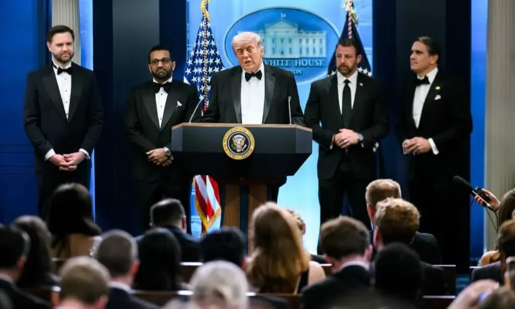 白宮記協晚宴遇襲現場還原：槍手闖檢查哨開火，川普藉暗殺危機強推東廂改建案