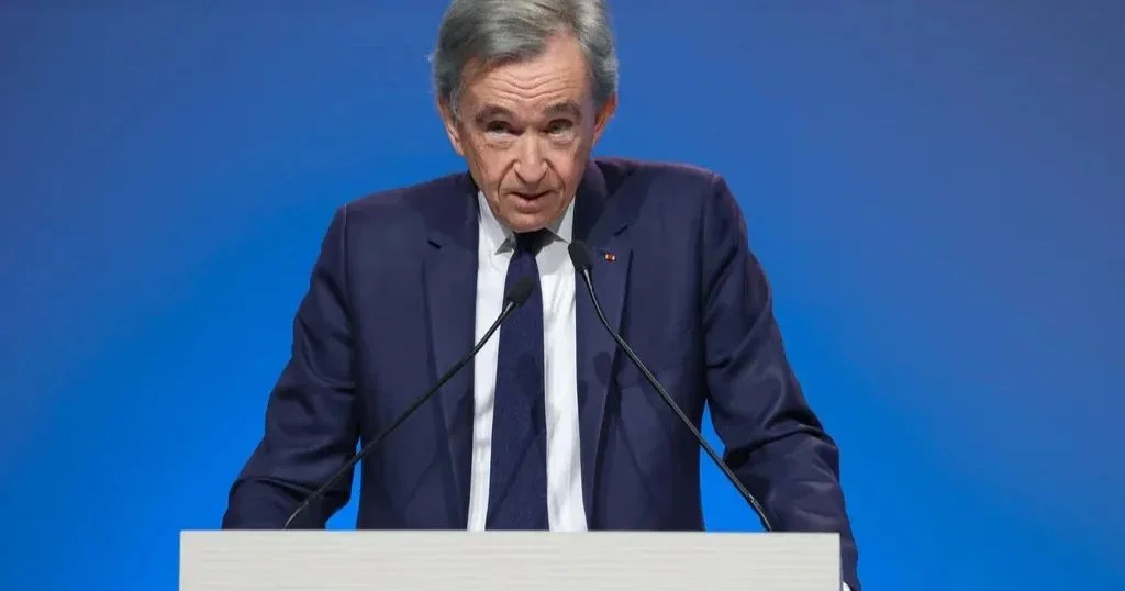 世界面臨能源危機，LVMH和開雲卻在瘋狂獵地？一場精算的「戰時資本避險戰」