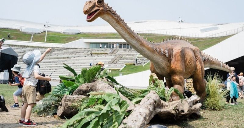 高雄衛武營「恐龍酷樂園」3天吸28萬人潮，最後3場展演時間一次看