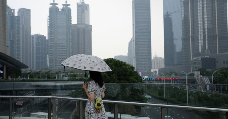 內捲嚴重、35歲危機，中國青年逐夢10年回歸「考公」，陸生赴台交換後重思職涯方向