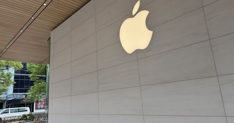 蘋果50週年盛世危機：供應鏈大師庫克的最後豪賭，「過路費」思維能否抵擋AI侵襲？