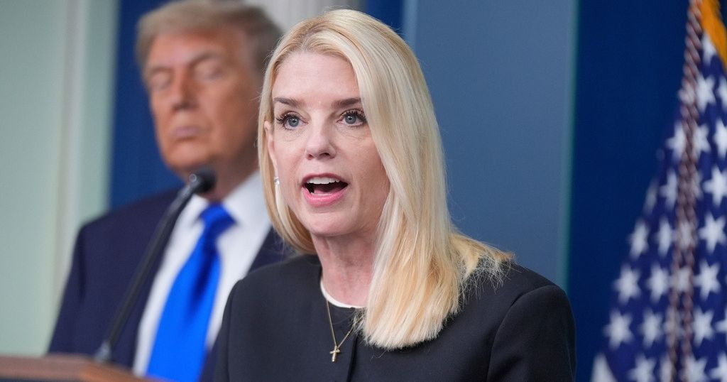 美司法部長邦迪遭開除，外媒揭露：處理艾普斯坦檔案、未能起訴政治對手惹川普不滿